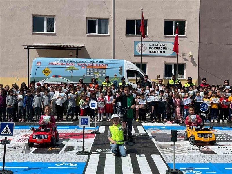 Jandarmadan Miniklere Trafik Eğitimi