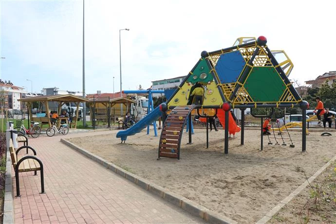 ALANYA BELEDİYESİ’NDEN OBA MAHALLESİ’NE YENİ BİR PARK DAHA
