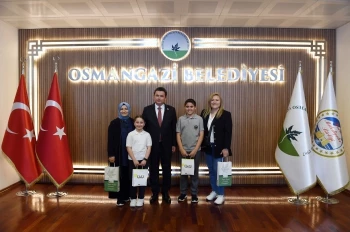Başkan Aydın Koltuğunu Çocuklara Bıraktı