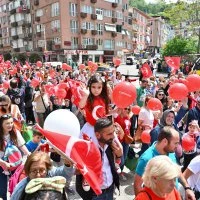 Bursa’da 23 Nisan coşkusu kentin dört bir yanını sardı