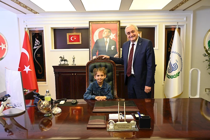 -ÇOCUK BELEDİYE BAŞKANI NURSİMA MAKAM KOLTUĞUNA OTURDU