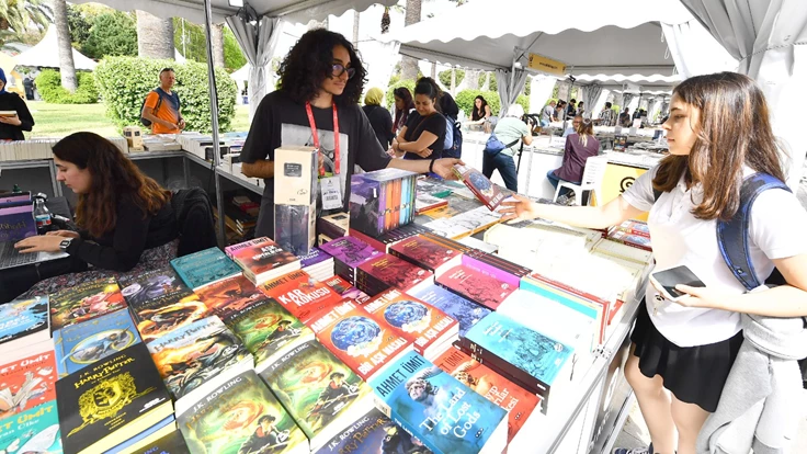 İzmir Kitap Fuarı kitapseverlerin Kültürpark özlemini giderdi