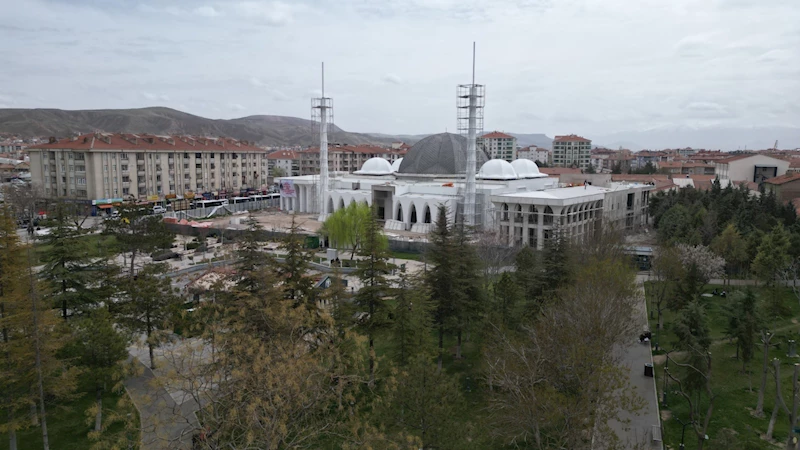 BELEDİYE BAŞKANI DR. EVREN DİNÇER VE VALİ MEHMET ALİ KUMBUZOĞLU SELÇUKLU CAMİ VE KÜLLİYE PROJESİNDE İNCELEMELERDE BULUNDU