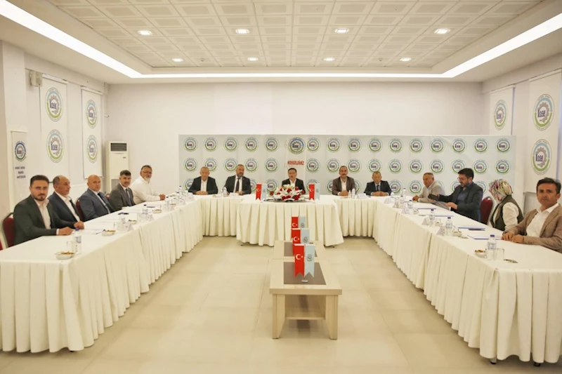 Valimiz Sayın Gökmen Çiçek başkanlığında, Belediye Başkanımız Av. Mustafa İlmek, İncesu OSB Başkanı İrfan Püsküllü ve İncesu OSB Yönetim Kurulu Üyelerinin katılımlarıyla,