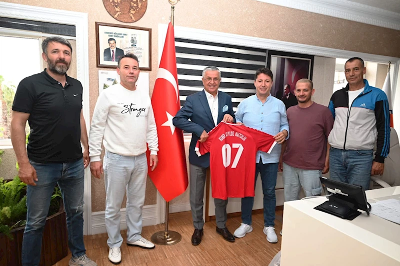 Kemer Ayyıldız Masterler’den Başkan Topaloğlu’na ziyaret