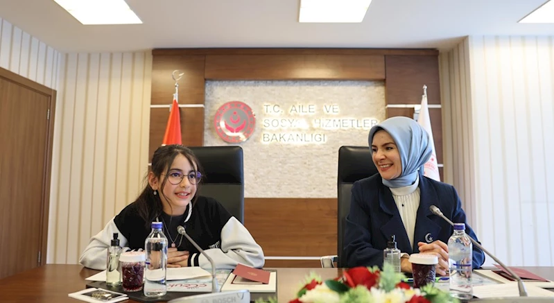 Aile ve Sosyal Hizmetler Bakanımız Göktaş, koltuğunu şehit kızı Elif Naz’a devretti