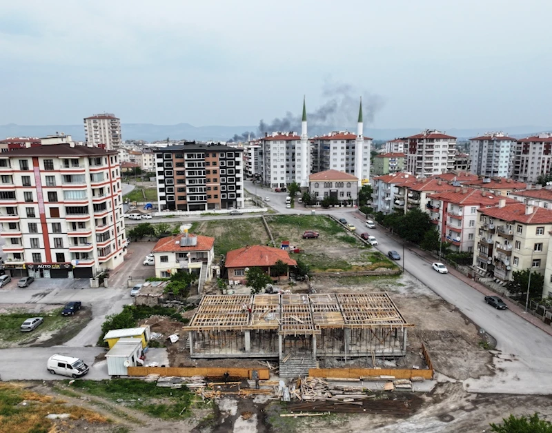 BAŞKAN ÇOLAKBAYRAKDAR, “KENTSEL DÖNÜŞÜMLE SOSYAL DÖNÜŞÜMÜ BİRLİKTE GERÇEKLEŞTİRİYORUZ”