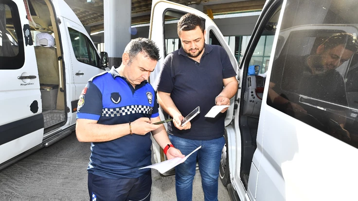 İzmir Büyükşehir Belediyesi zabıta ekipleri bayram öncesi sıkı denetimde
