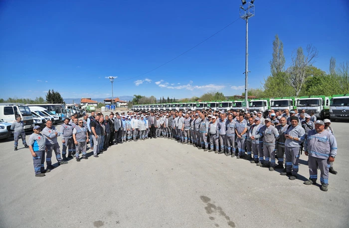 PAMUKKALE BELEDİYE BAŞKANI ALİ RIZA ERTEMUR PERSONELLE BAYRAMLAŞTI
