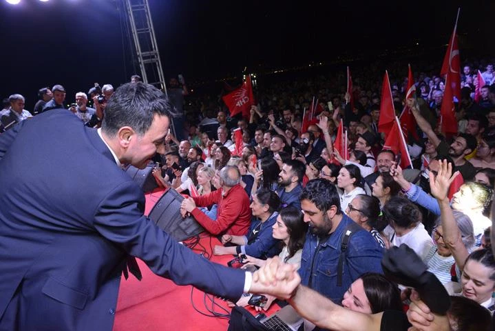 “Tebrik çiçekleriniz desteğe dönüşsün”