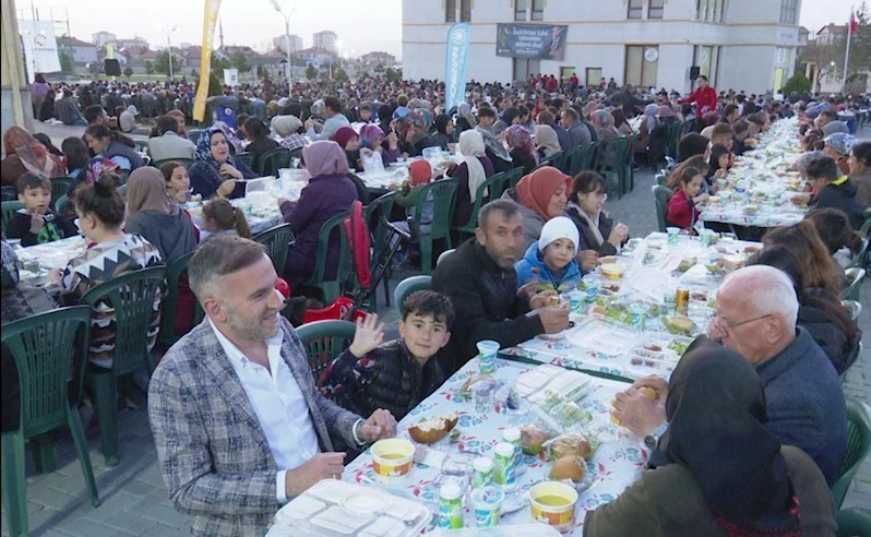 BAŞKAN ÇOLAKBAYRAKDAR, “HEMŞEHRİLERİMİZLE RAMAZAN’IN GÜZELLİKLERİNİ PAYLAŞIYORUZ”