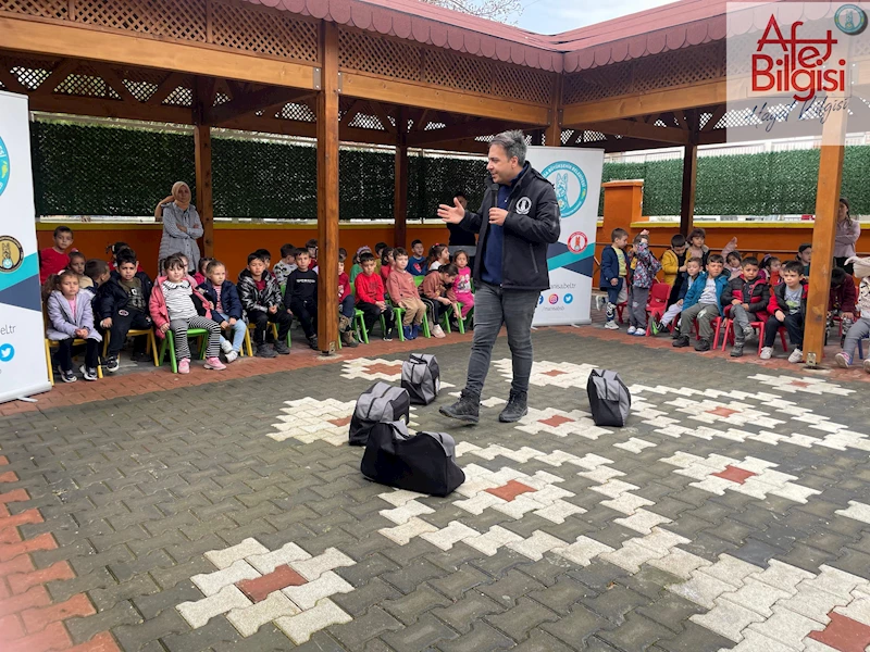 Akhisarlı Miniklere Afete Hazırlık Eğitimi