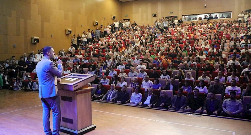 Belediye Başkanımız Emrah Kozay, belediye personelleriyle bayramlaştı