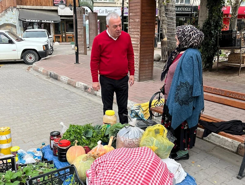 BAŞKAN ERDEM, SEMT PAZARINI ZİYARET ETTİ