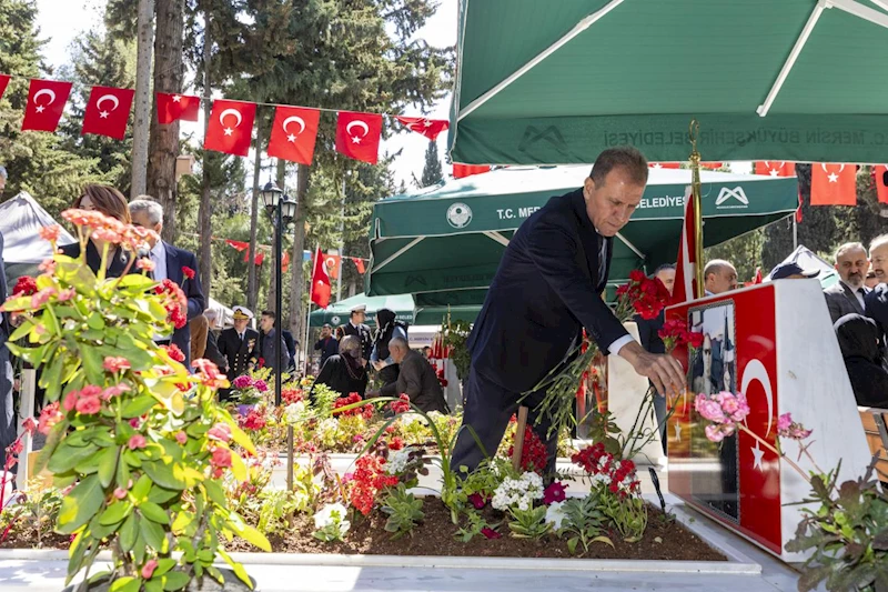 Başkan Seçer, Bayram Arifesinde Şehitliği Ziyaret Etti