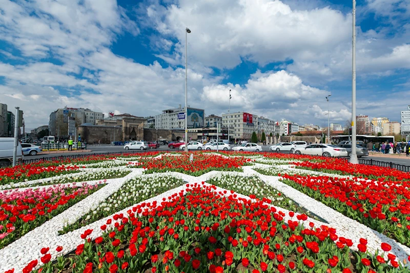 Büyükşehir ile Kayseri Bayrama Rengârenk Giriyor