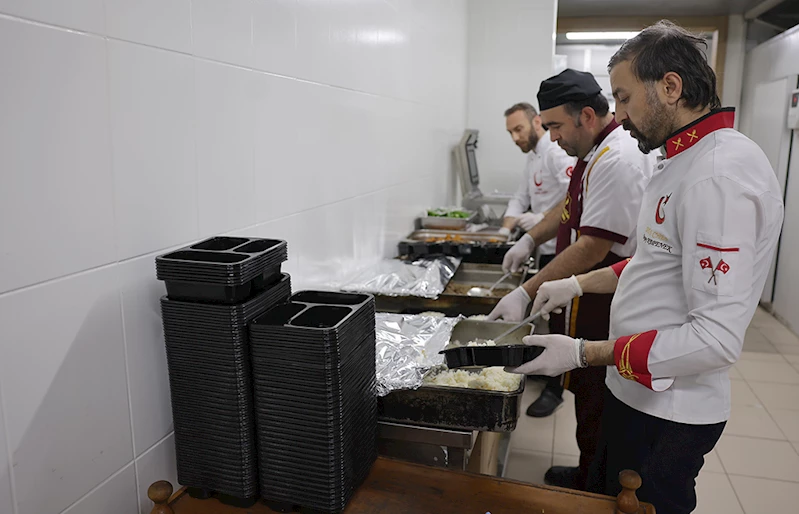 TAZİYE EVLERİNE YEMEK İKRAMI BAŞLADI…