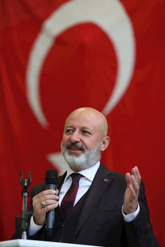 BAŞKAN ÇOLAKBAYRAKDAR, “BELEDİYEDE, HER BİR ÇALIŞANIN SENDİKASI, ‘AHMET ÇOLAKBAYRAKDAR’DİR”