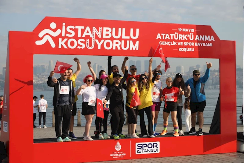 BİNLERCE KİŞİ 19 MAYIS COŞKUSUYLA KOŞTU