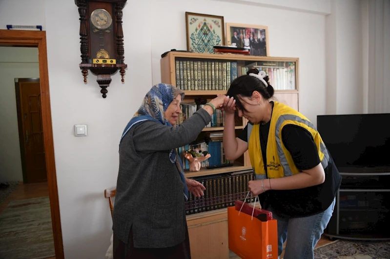 Anneler Günü’nde anlamlı ziyaret