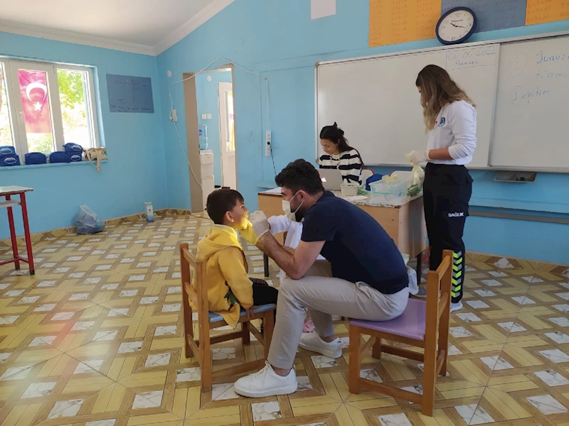 YUNUSEMRE’DEN KIRSAL MAHALLELERDE ÇOCUKLARA DİŞ TARAMASI
