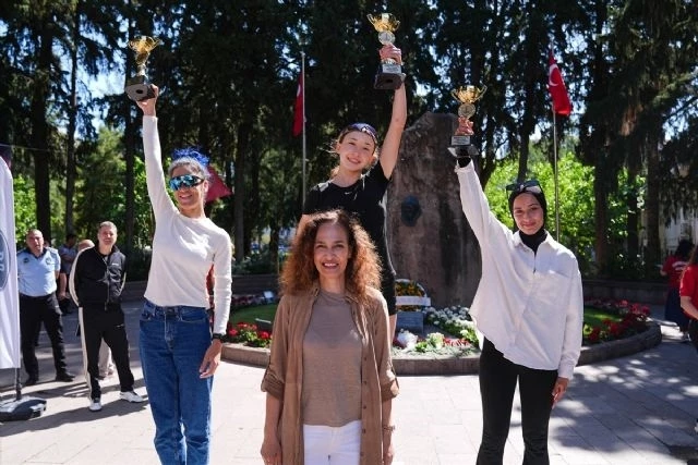 Özlem Işık, Zübeyde Hanım Koşusunda Kupa Kazandı