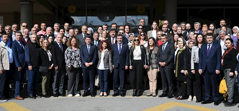 CUMHURBAŞKANI YARDIMCISI YILMAZ İLE BAKANLAR TEKİN, TUNÇ VE YERLİKAYA