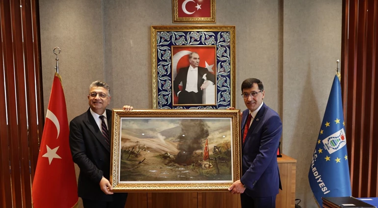 DUMLUPINAR ÜNİVERSİTESİ REKTÖRÜ KIZILTOPRAK’TAN BAŞKAN KAHVECİ’YE ZİYARET