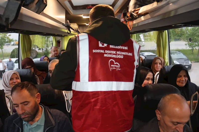 İZMİT BELEDİYESİ HACI ADAYLARINI HEDİYELERLE UĞURLADI