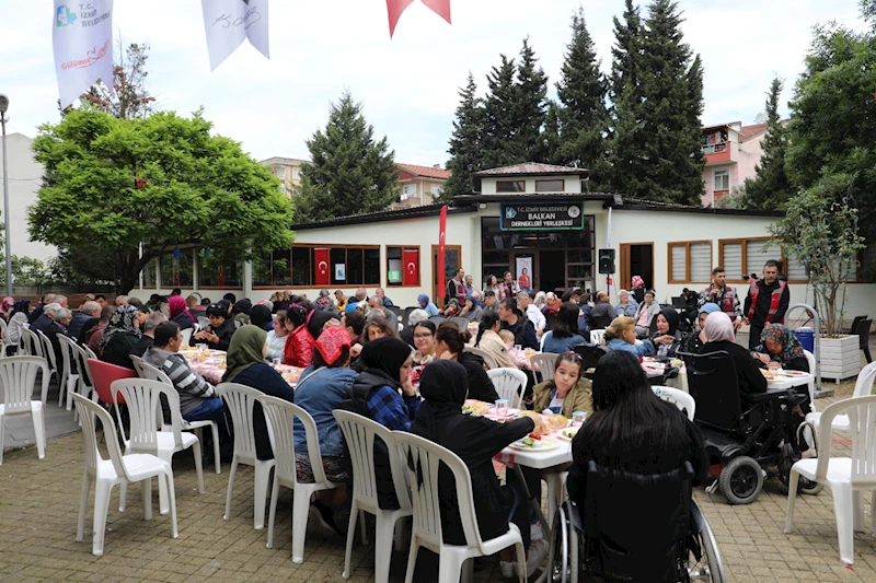 İZMİT BELEDİYESİ, ENGELLİ BİREYLER VE AİLELERİYLE KAHVALTIDA BULUŞTU