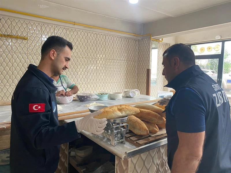 SİİRT BELEDİYESİ ZABITA MÜDÜRLÜĞÜ EKİPLERİ MARKET VE FIRINLARI DENETLEDİ