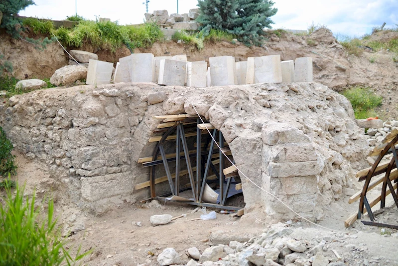 200 YIILIK OSMANLI DÖNEMİ ESERİ KARASU KÖPRÜSÜ RESTORE EDİLEREK AKSARAY KÜLTÜR MİRASINA KAZANDIRILIYOR