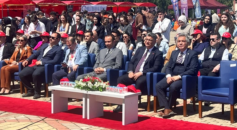 BELEDİYE BAŞKAN YARDIMCISI ERTEKİN DUMLUPINAR ÜNİVERSİTESİ’NİN FESTİVAL AÇILIŞINA KATILDI