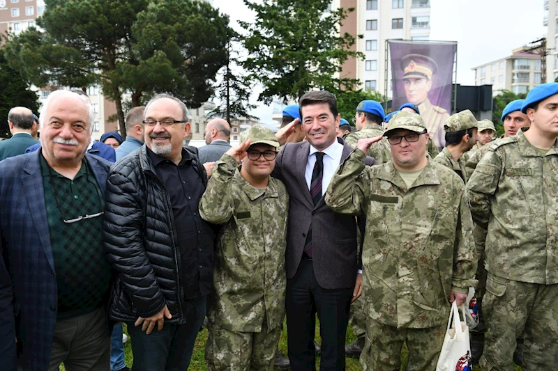 Başkan Kaya, engelli gençlerin askerlik sevincine ortak oldu
