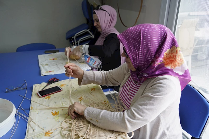 TOPÇUASIM HANIMLAR LOKALİ’NDE KURSLAR SÜRÜYOR