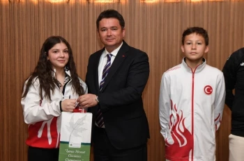 Şampiyon sporculardan Başkan Aydın’a ziyaret