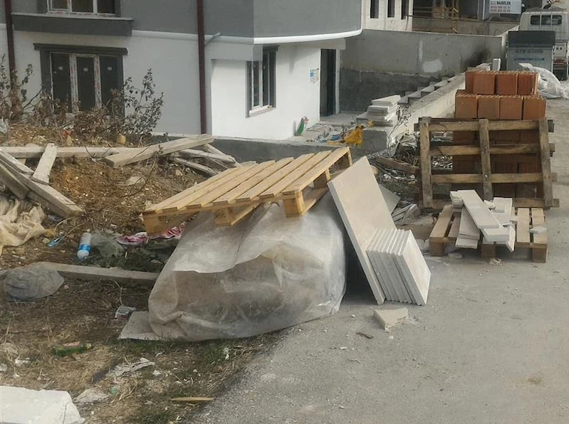 Belediyemiz İmar ve Zabıta müdürlüğü ekipleri tarafından İlçemiz cadde ve sokaklarında kontrolde