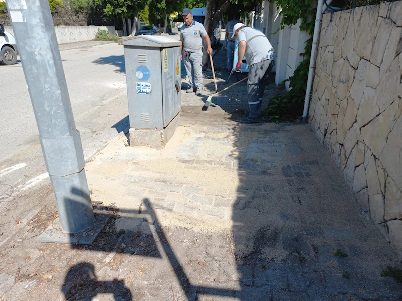 Tekirova’da kaldırım çalışmaları