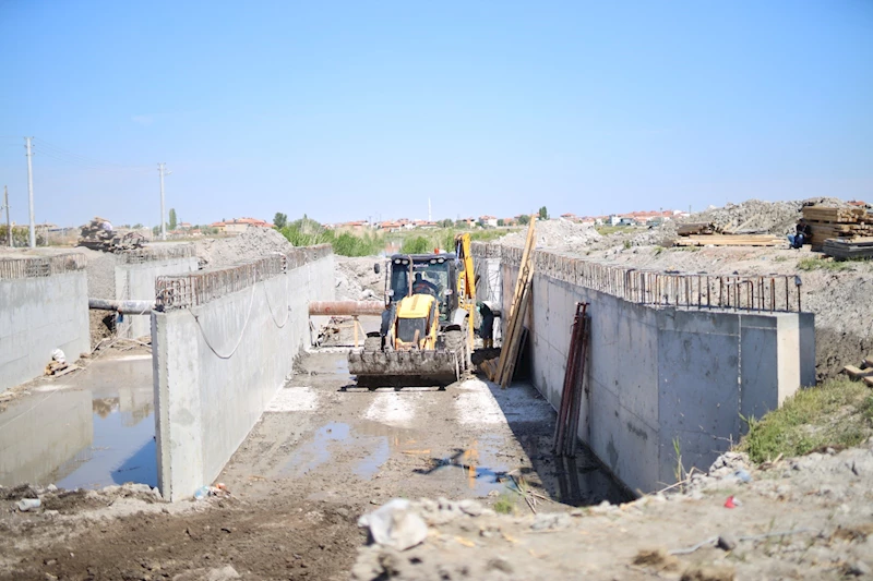 KARASU DERESİ ÜZERİNE YAPILAN KÖPRÜ VE YOL ÇALIŞMASI İLE OSB VE ASTİM’E ULAŞIM KOLAYLAŞIYOR