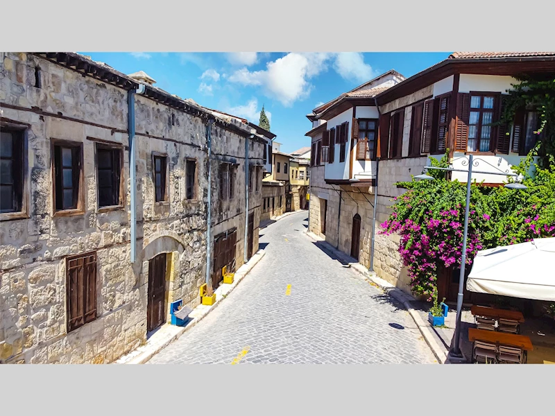 YAPAY ZEKÂYA GÖRE EN GÜZELİ “TARSUS”!