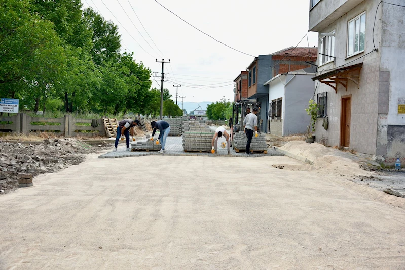 HAYAT KONFORUNU BOZAN YOLLAR TAMAMLANIYOR