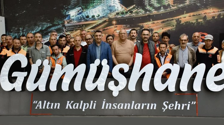 BAŞKAN BAŞER, 1 MAYIS’TA ÇALIŞAN İŞÇİLERLE KAHVALTIDA BULUŞTU.