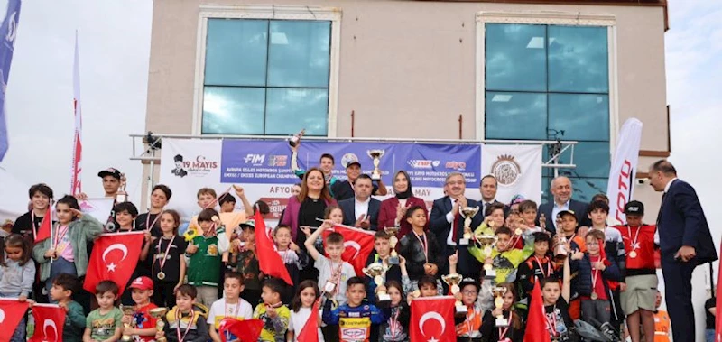 GENÇLİK VE SPOR BAYRAMINA ÖZEL ŞAMPİYONA NEFESLERİ KESTİ