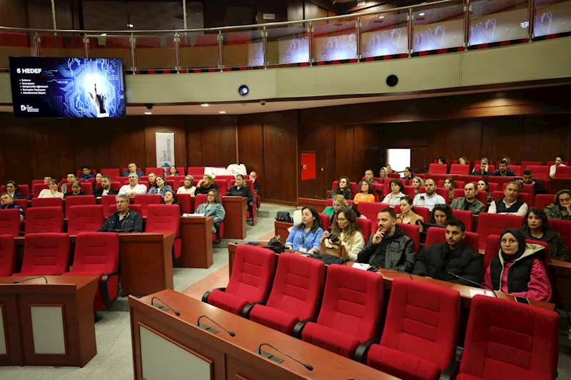 İZMİT BELEDİYESİ DİJİTAL AKADEMİ EĞİTİMLERE BAŞLADI