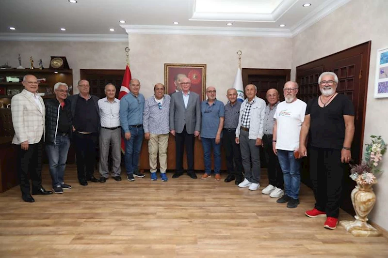 HABABAM SINIFI’NIN OYUNCULARI BAŞKAN KURT’U ZİYARET ETTİ
