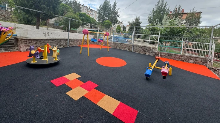 İzmir’in parkları yeniden doğuyor