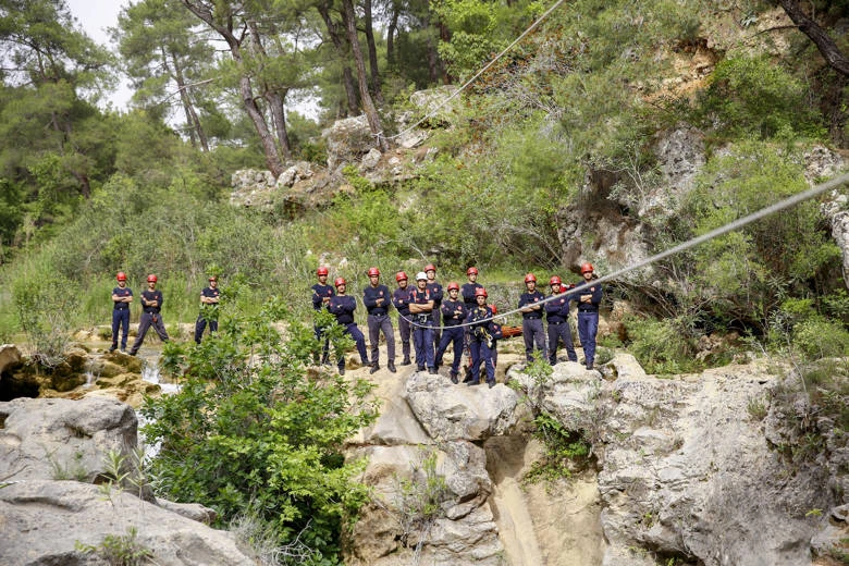 Büyükşehir’in kahraman itfaiyecileri eğitimde