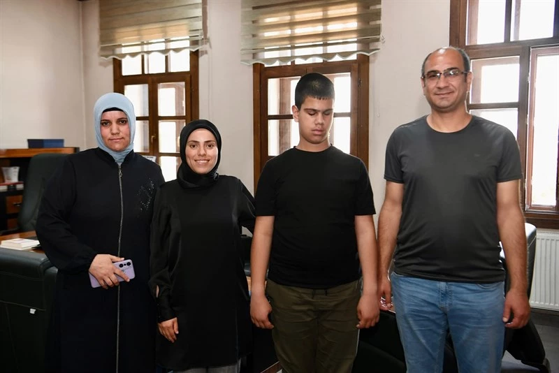 BAŞKAN SAYILĞAN, KUSURSUZ KULAK BAGER İLE AİLESİNİ AĞIRLADI