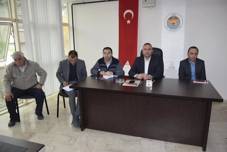 Belediye Başkanımız Sn. Yaşar Kemal Kantartopu, Meclis Üyeleri ve tüm mahalle muhtarların katılımı ile Belediye Meclis Toplantı salonunda istişare toplantısı düzenlendi.