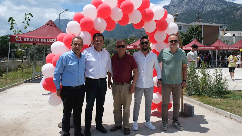 Başkan Yardımcısı Baytekin okul kermesine katıldı
